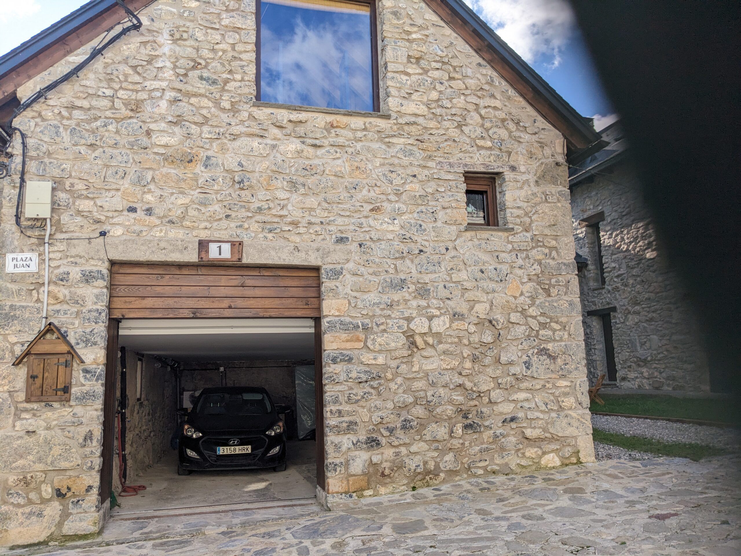 Parking couvert en option (avec supplément).